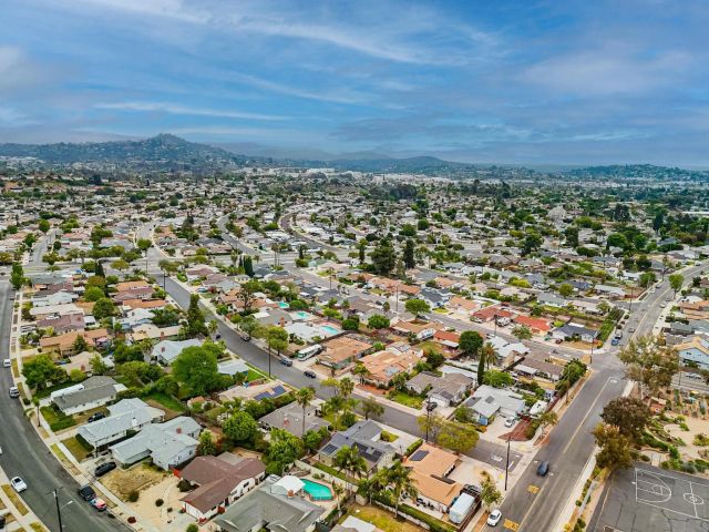 8318 June Lake Dr, San Diego, CA 92119