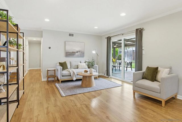 8318 June Lake Dr, San Diego, CA 92119
