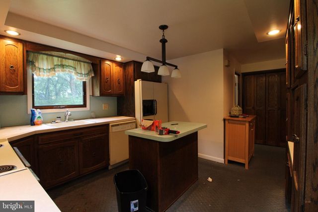 412 WALLACE AVE, Lindenwold, NJ 08021