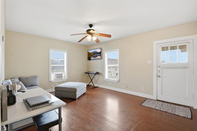 4218 Avenue S, Galveston, TX 77550