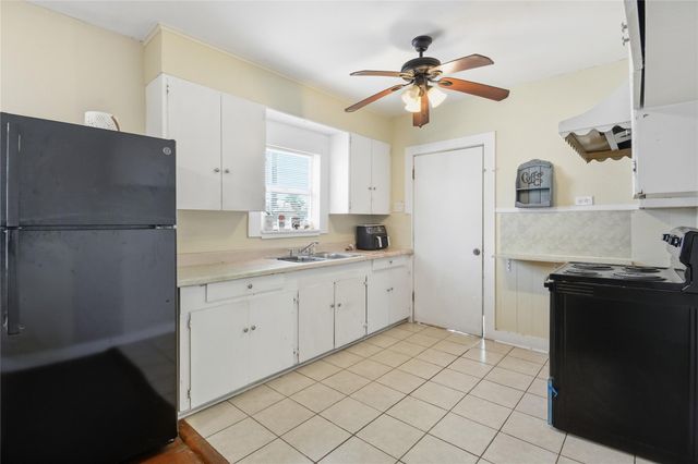 4218 Avenue S, Galveston, TX 77550