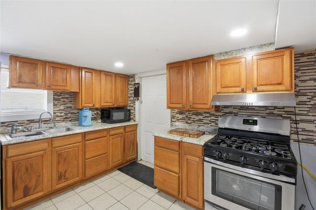 4218 Avenue S, Galveston, TX 77550