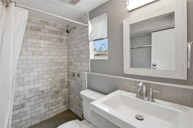 4218 Avenue S, Galveston, TX 77550