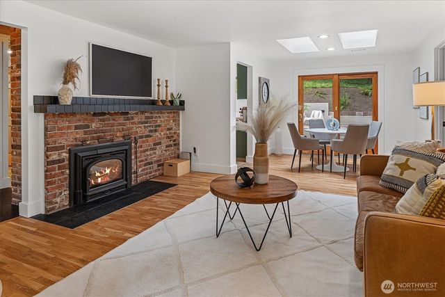 22914 2nd Avenue SE, Bothell, WA 98021