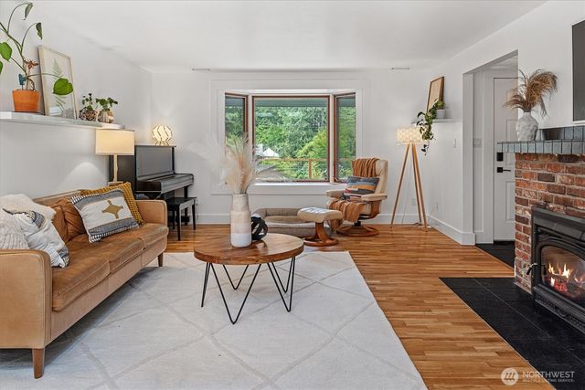 22914 2nd Avenue SE, Bothell, WA 98021
