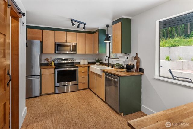 22914 2nd Avenue SE, Bothell, WA 98021