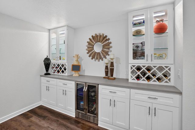 35144 Winnebago DRIVE, Oconomowoc, WI 53066