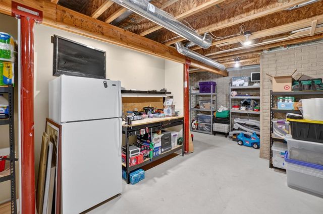 35144 Winnebago DRIVE, Oconomowoc, WI 53066