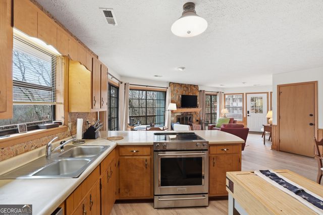 578 Saddleback Circle, Sky Valley, GA 30537