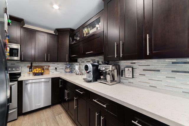 2201 NE 66th Street 1323, Fort Lauderdale, FL 33308