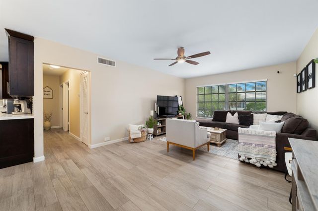 2201 NE 66th Street 1323, Fort Lauderdale, FL 33308