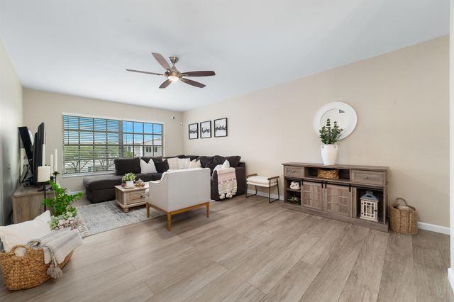 2201 NE 66th Street 1323, Fort Lauderdale, FL 33308