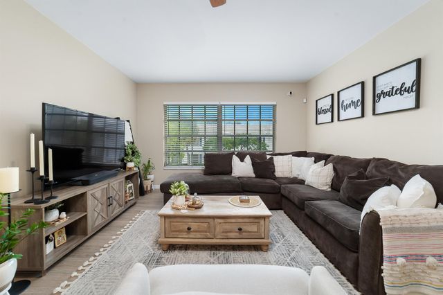 2201 NE 66th Street 1323, Fort Lauderdale, FL 33308