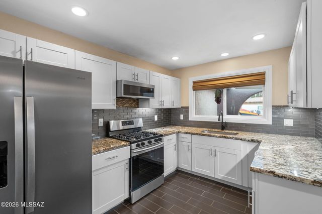 2961 N Río Verde Drive, Tucson, AZ 85715