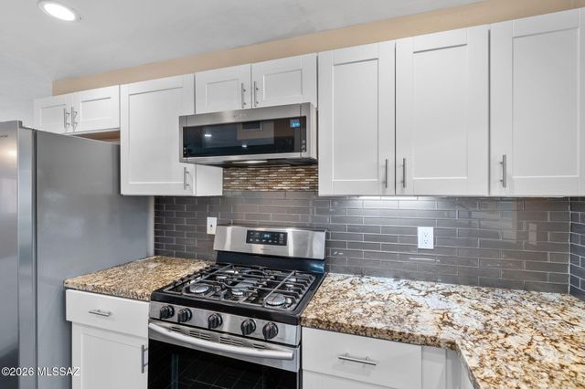 2961 N Río Verde Drive, Tucson, AZ 85715