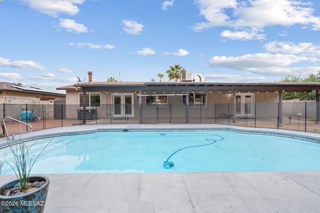 2961 N Río Verde Drive, Tucson, AZ 85715