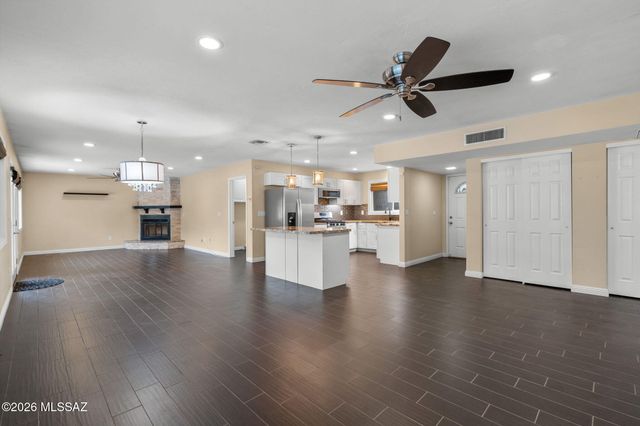 2961 N Río Verde Drive, Tucson, AZ 85715