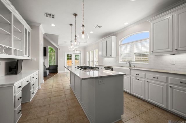 18653 Antebellum Ct, Prairieville, LA 70769