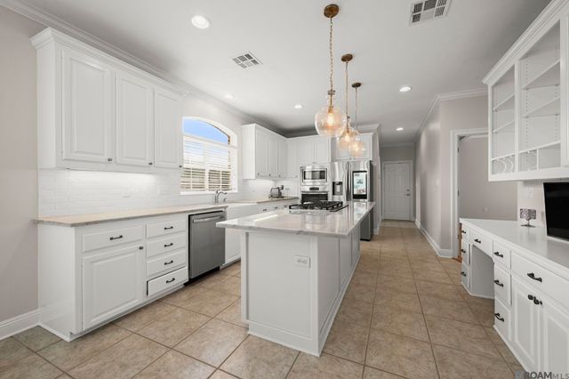 18653 Antebellum Ct, Prairieville, LA 70769