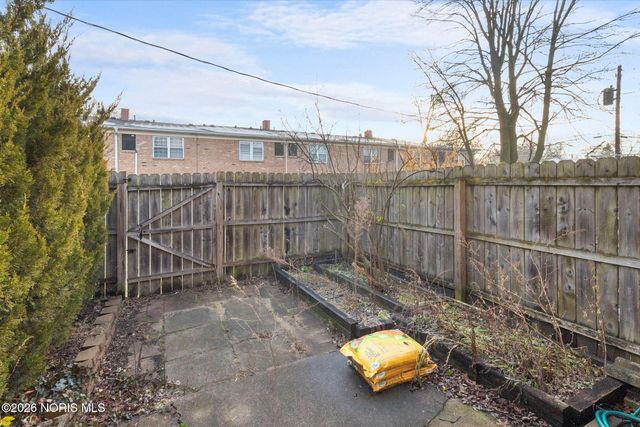 4854 Wickford Drive, Apt 2, Sylvania, OH 43560