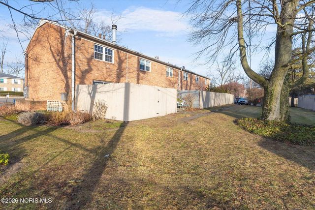 4854 Wickford Drive, Apt 2, Sylvania, OH 43560