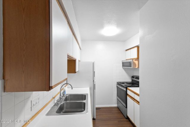 4854 Wickford Drive, Apt 2, Sylvania, OH 43560