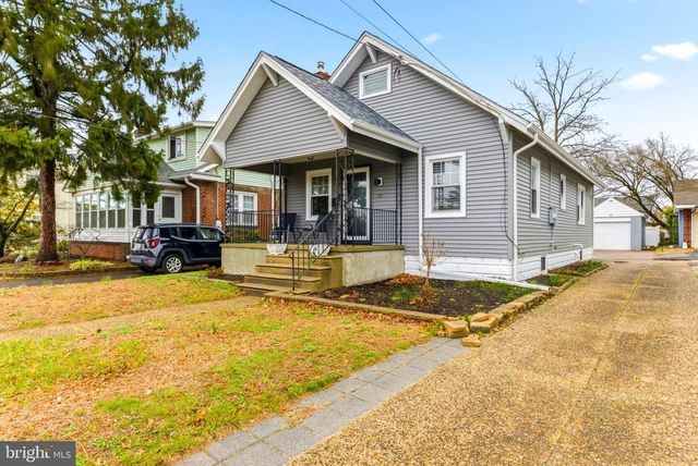 17 W GLOUCESTER PIKE, Barrington, NJ 08007