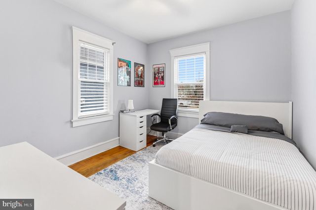 17 W GLOUCESTER PIKE, Barrington, NJ 08007