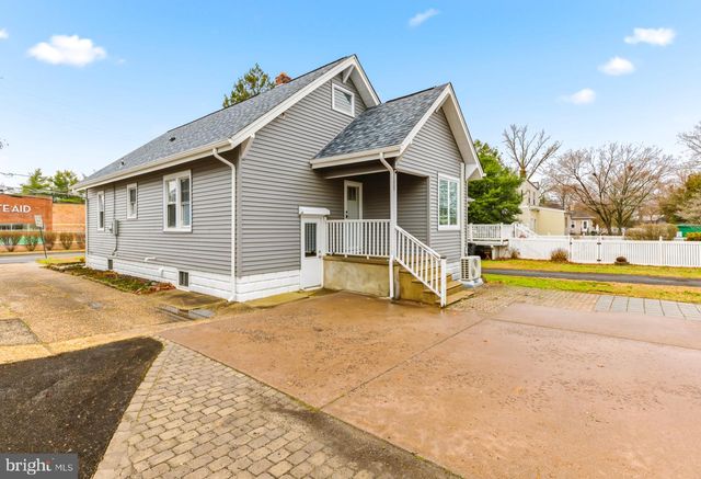 17 W GLOUCESTER PIKE, Barrington, NJ 08007