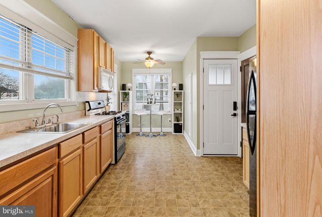 17 W GLOUCESTER PIKE, Barrington, NJ 08007