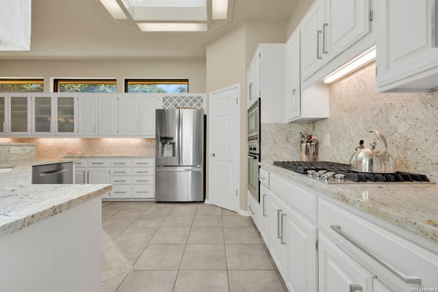 105 Village Path, Castroville, TX 78009