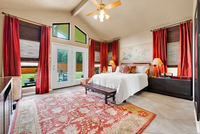 105 Village Path, Castroville, TX 78009