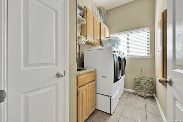 105 Village Path, Castroville, TX 78009