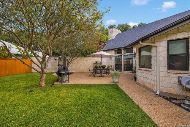 105 Village Path, Castroville, TX 78009