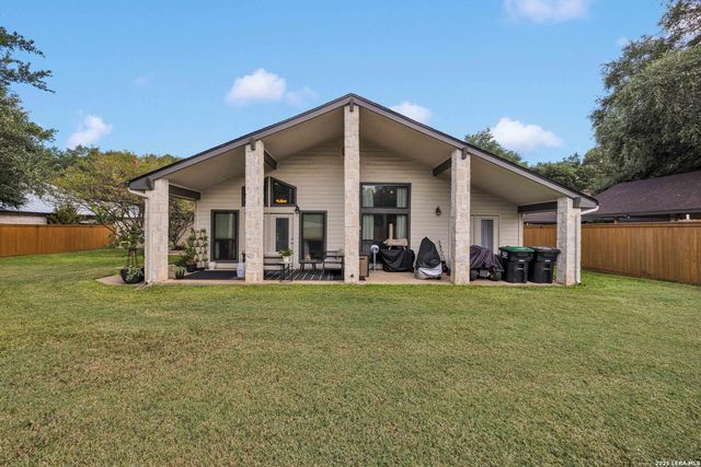 105 Village Path, Castroville, TX 78009
