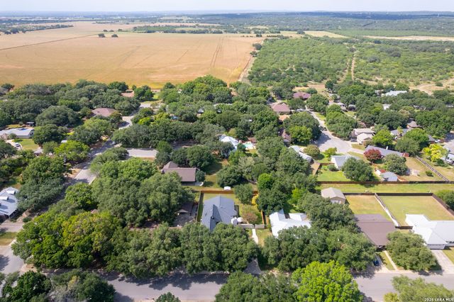 105 Village Path, Castroville, TX 78009