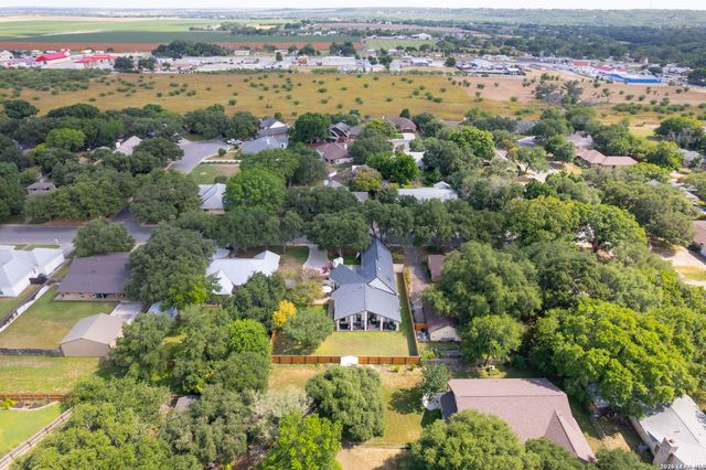 105 Village Path, Castroville, TX 78009