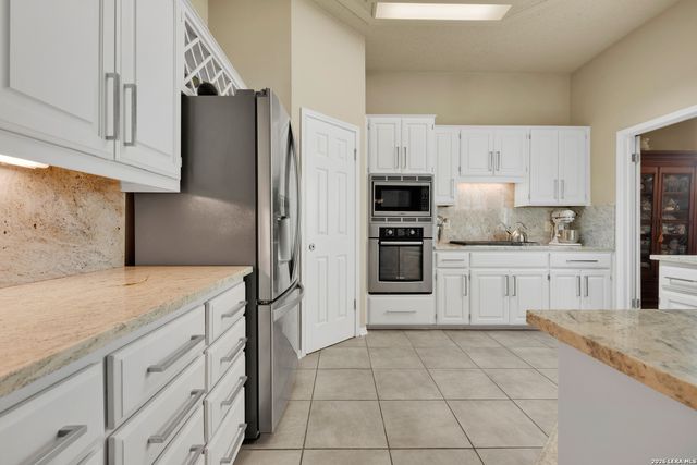 105 Village Path, Castroville, TX 78009