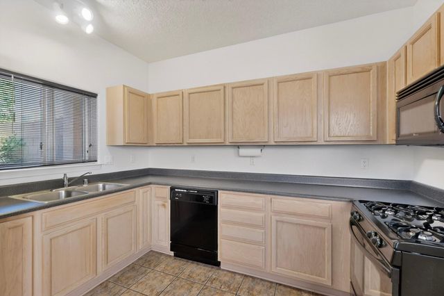 4627 Holiday Breeze Place NE, Albuquerque, NM 87111