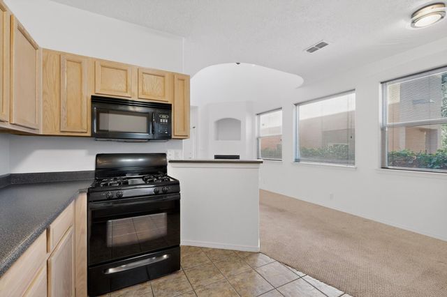 4627 Holiday Breeze Place NE, Albuquerque, NM 87111