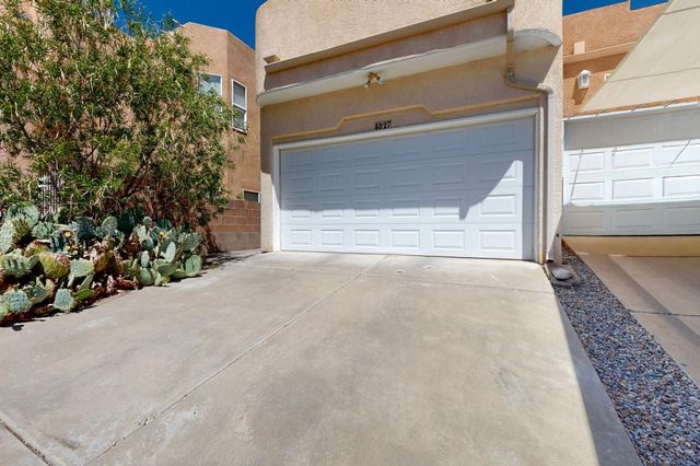 4627 Holiday Breeze Place NE, Albuquerque, NM 87111