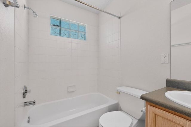 4627 Holiday Breeze Place NE, Albuquerque, NM 87111