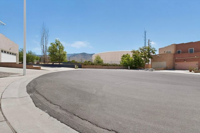 4627 Holiday Breeze Place NE, Albuquerque, NM 87111