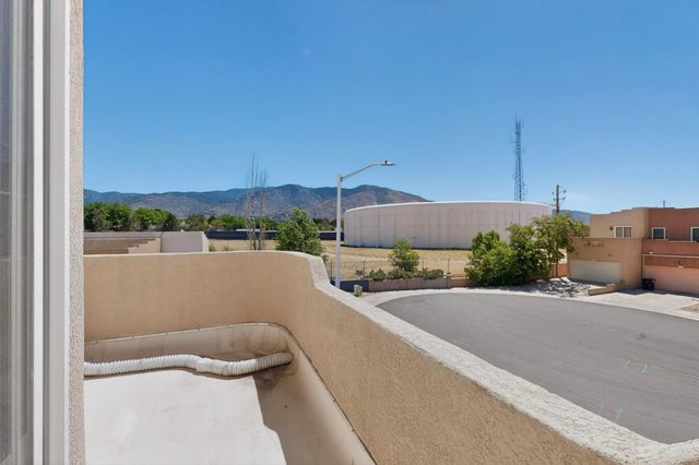 4627 Holiday Breeze Place NE, Albuquerque, NM 87111