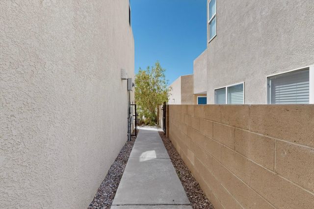 4627 Holiday Breeze Place NE, Albuquerque, NM 87111