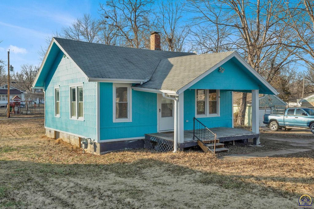 2721 SE Colorado AVE, Topeka, KS 66605