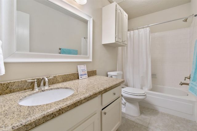 75 Fallshire Drive, The Woodlands, TX 77381