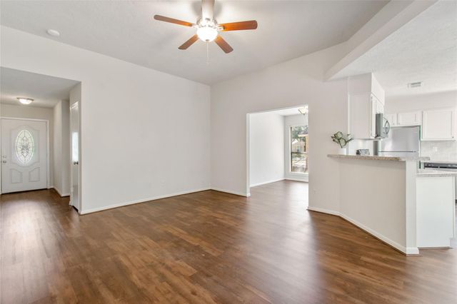 75 Fallshire Drive, The Woodlands, TX 77381