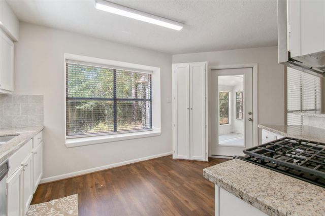75 Fallshire Drive, The Woodlands, TX 77381