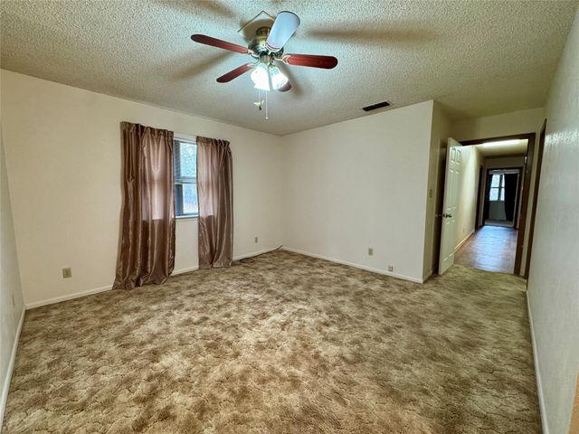 1304 W Wise Street, Bowie, TX 76230
